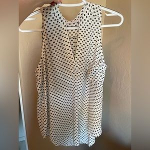 NWOT Lush sleeveless shirt with pocket. Size M
